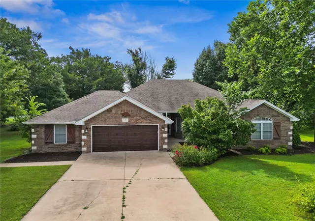 1st image of 32 Cannich Dr, Bella Vista, AR 72715 | MLS# 1354070