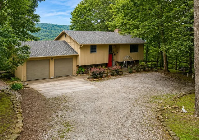 Homes for sale in Eureka Springs, AR | 95 Lady Mary Ln, Eureka Springs, AR 72632 | MLS# 1353625