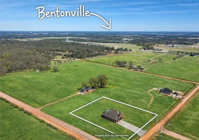 4th image of 2550 Peterson Rd, Gentry, AR 72734 | MLS# 1354073