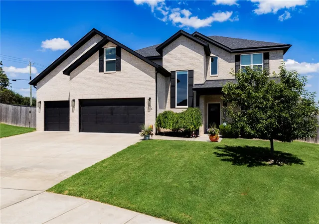 39th image of 402 Shady Oak Cir, Cave Springs, AR 72718 | MLS# 1354078