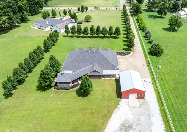 Homes for sale in Siloam Springs, AR | 20451 Bruce Rutherford Dr, Siloam Springs, AR 72761 | MLS# 1353916