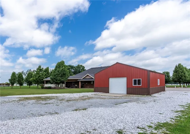 Homes for sale in Siloam Springs, AR | 20451 Bruce Rutherford Dr, Siloam Springs, AR 72761 | MLS# 1353916