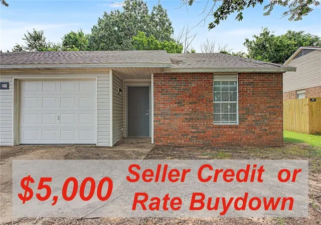 Townhouse for sale at 1426 N Boxley Ave, Fayetteville, AR 72704 | MLS# 1353667