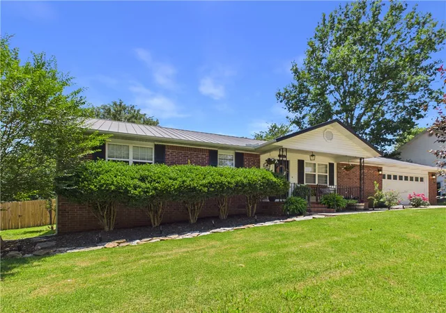 Homes for sale in Harrison, AR | 1302 W Rogers Ave, Harrison, AR 72601 | MLS# 1353906