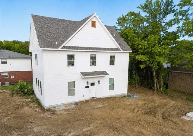 3rd image of 1640 N Leverett Ave, Fayetteville, AR 72703 | MLS# 1354139