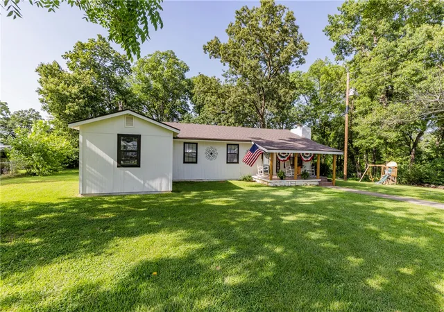 Homes for sale in Rogers, AR | 11718 S Landers Rd, Rogers, AR 72756 | MLS# 1354014