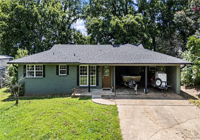 Photo 2 of Sale Pending at 149 Bunker Hl Ln, Russellville, AR 72802 | MLS# 1354095 | Listing updated on 2026-09-01