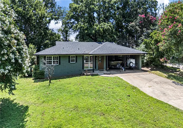 Photo 3 of Sale Pending at 149 Bunker Hl Ln, Russellville, AR 72802 | MLS# 1354095 | Listing updated on 2026-09-01