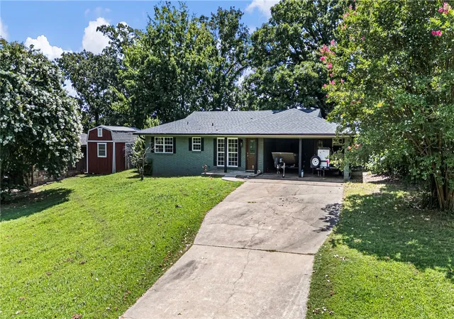 Photo 3 of Sale Pending at 149 Bunker Hl Ln, Russellville, AR 72802 | MLS# 1354095 | Listing updated on 2026-09-01