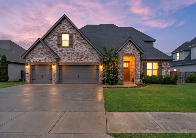 1st image of 1060 Elizabeth Dr, Bentonville, AR 72713 | MLS# 1354089