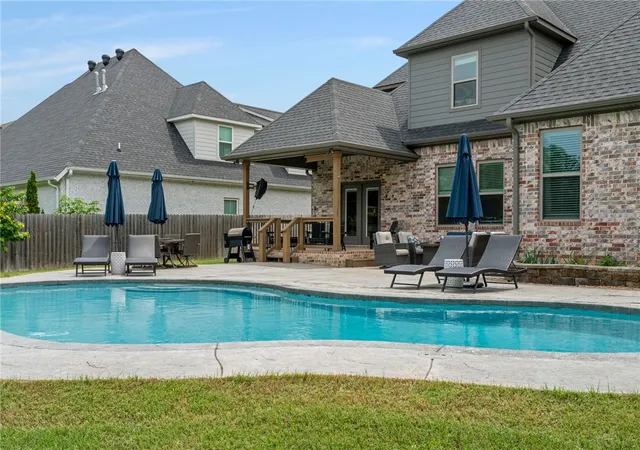 Homes for sale in Bentonville, AR | 1060 Elizabeth Dr, Bentonville, AR 72713 | MLS# 1354089