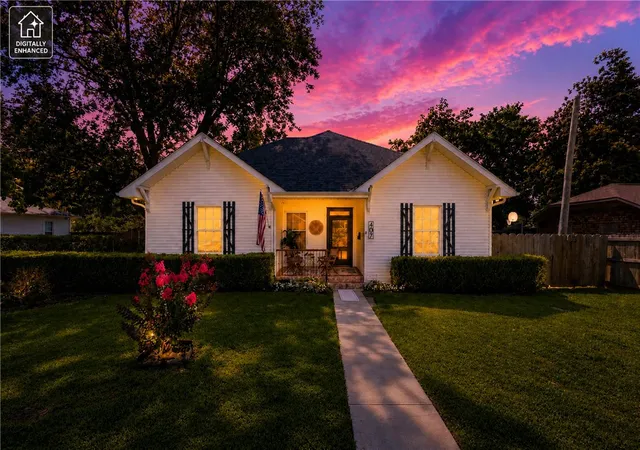 2nd image of 407 Nw B St, Bentonville, AR 72712 | MLS# 1354133