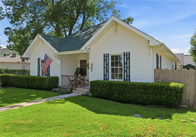 Photo 3 of Single family home for sale at 407 Nw B St, Bentonville, AR 72712 | MLS# 1354133 | Listing updated on 2026-07-03