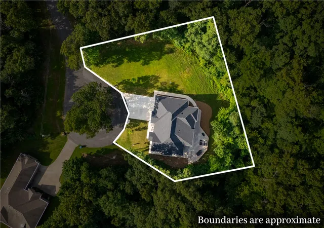 3rd image of 19 Canobie Ln, Bella Vista, AR 72715 | MLS# 1353700