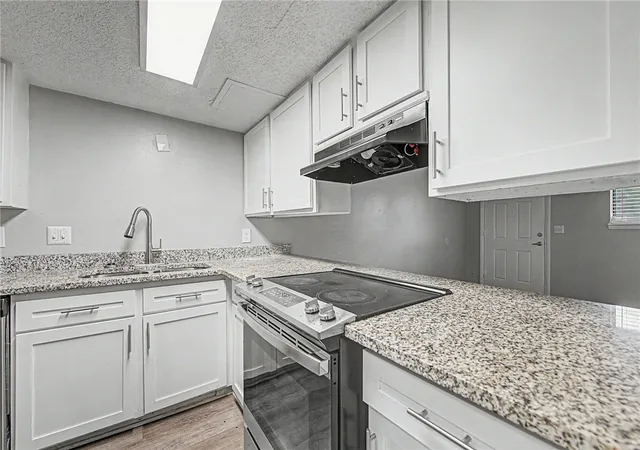 5th image of 2765 - 1,2,3,4 N Valencia Ave, Fayetteville, AR 72703 | MLS# 1354054