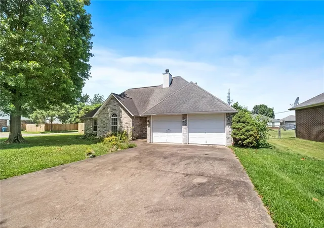 3rd image of 591 Bloomfield St, Gentry, AR 72734 | MLS# 1354216