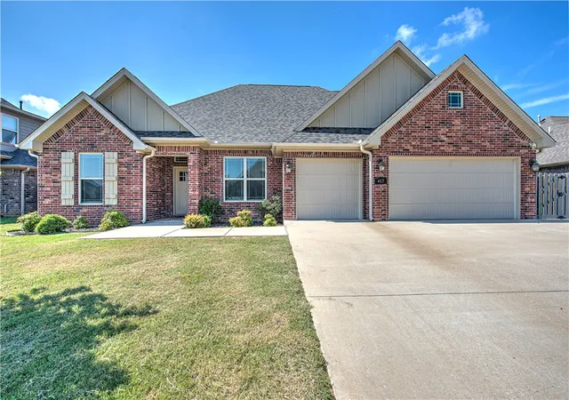 Homes for sale in Tontitown, AR | 467 Tartaglia Ave, Tontitown, AR 72762 | MLS# 1354009