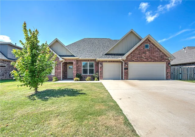 Homes for sale in Tontitown, AR | 467 Tartaglia Ave, Tontitown, AR 72762 | MLS# 1354009