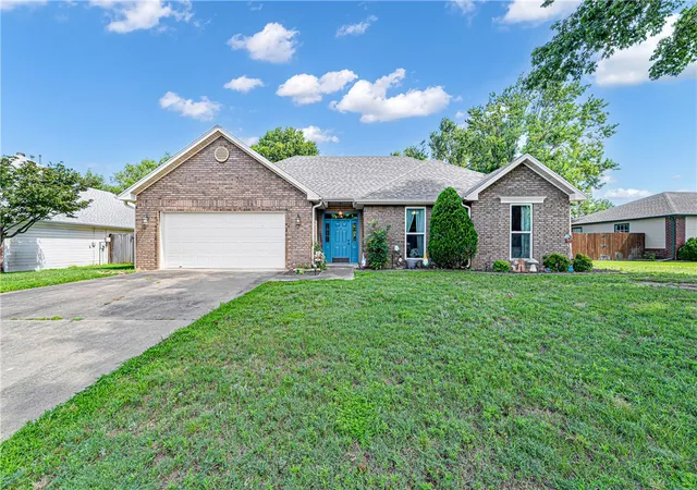 Homes for sale in Bentonville, AR | 29 Ivy Cir, Bentonville, AR 72712 | MLS# 1354194