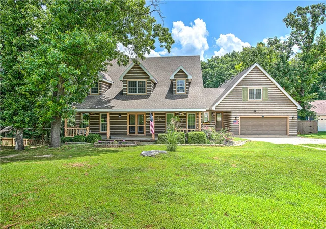 Homes for sale in Rogers, AR | 9570 Palomino Dr, Rogers, AR 72758 | MLS# 1353978