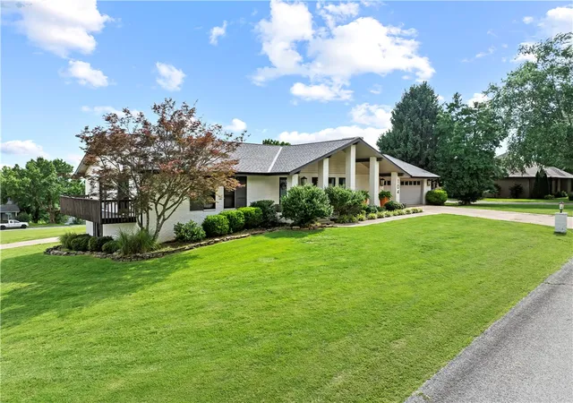 3rd image of 104 W Watts St, Harrison, AR 72601 | MLS# 1354268