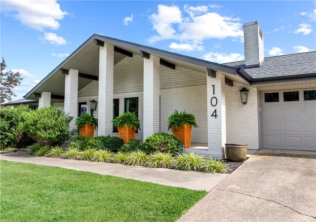 4th image of 104 W Watts St, Harrison, AR 72601 | MLS# 1354268