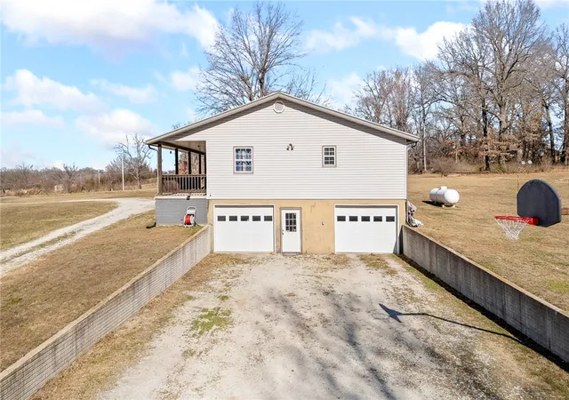 3rd image of 127 Walnut Ln, Western Grove, AR 72685 | MLS# 1354176