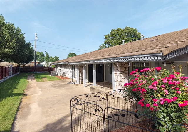 Homes for sale in Van Buren, AR | 1 Vista Hills Blvd, Van Buren, AR 72956 | MLS# 1354310
