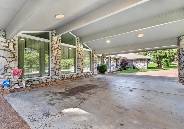 Homes for sale in Van Buren, AR | 1 Vista Hills Blvd, Van Buren, AR 72956 | MLS# 1354310