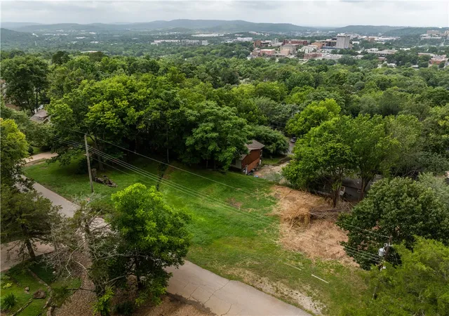 4th image of 216 N Fletcher Ave, Fayetteville, AR 72701 | MLS# 1352533