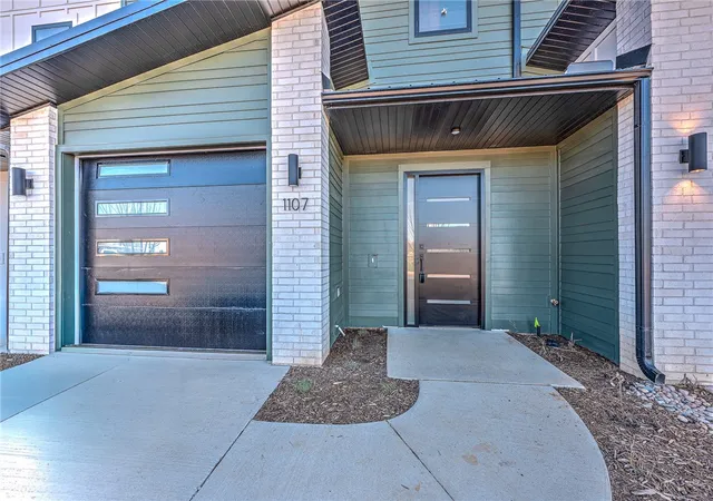 2nd image of 1118 Emilia Ave, Lowell, AR 72745 | MLS# 1354013