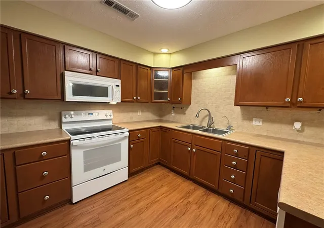 3rd image of 1563 Meadowhill Dr #1563, Mountain Home, AR 72653 | MLS# 1354407