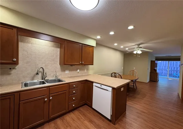 4th image of 1563 Meadowhill Dr #1563, Mountain Home, AR 72653 | MLS# 1354407