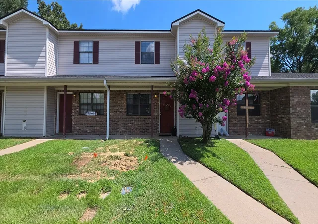 Homes for sale in Russellville, AR | 1407 E O St, Russellville, AR 72801 | MLS# 1354450
