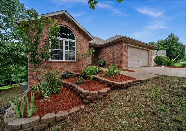 1st image of 8 Faye Ln, Bella Vista, AR 72714 | MLS# 1354309