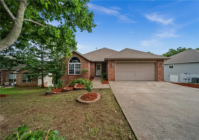 2nd image of 8 Faye Ln, Bella Vista, AR 72714 | MLS# 1354309