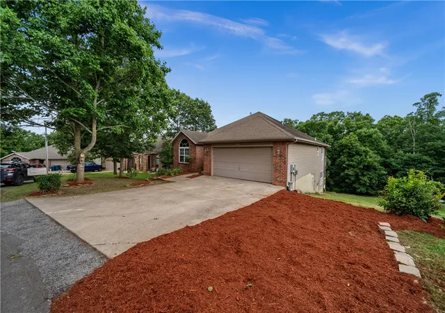 4th image of 8 Faye Ln, Bella Vista, AR 72714 | MLS# 1354309