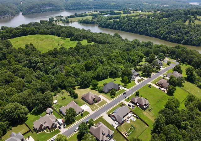3rd image of 21746 Friendship View Dr, Springdale, AR 72764 | MLS# 1354302