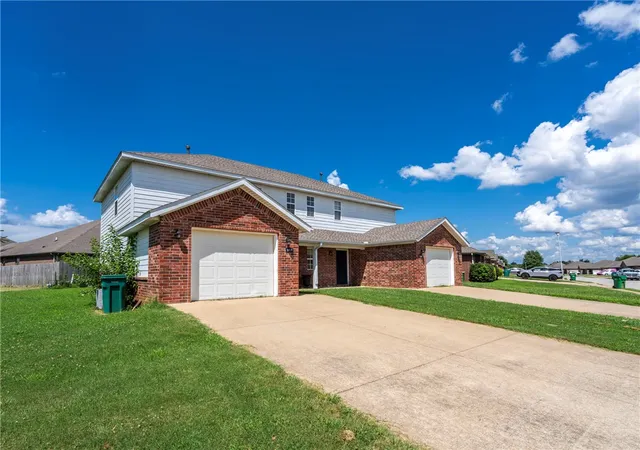1st image of 917 919 Kensington Dr, Centerton, AR 72719 | MLS# 1354388
