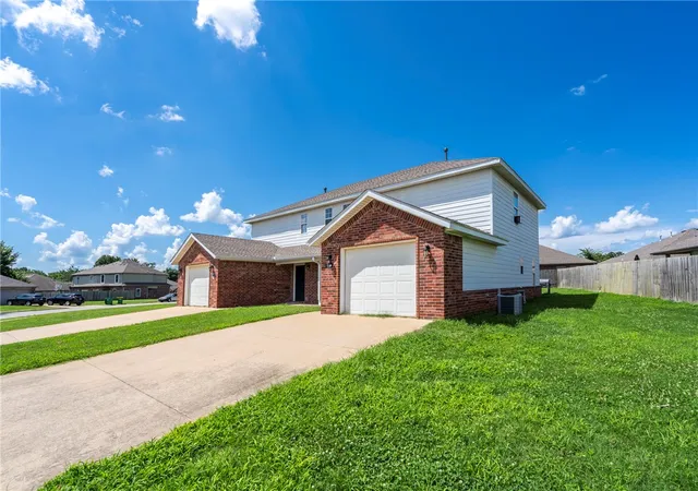 Photo 3 of Multi family home for sale at 917 919 Kensington Dr, Centerton, AR 72719 | MLS# 1354388 | Listing updated on 2026-07-08