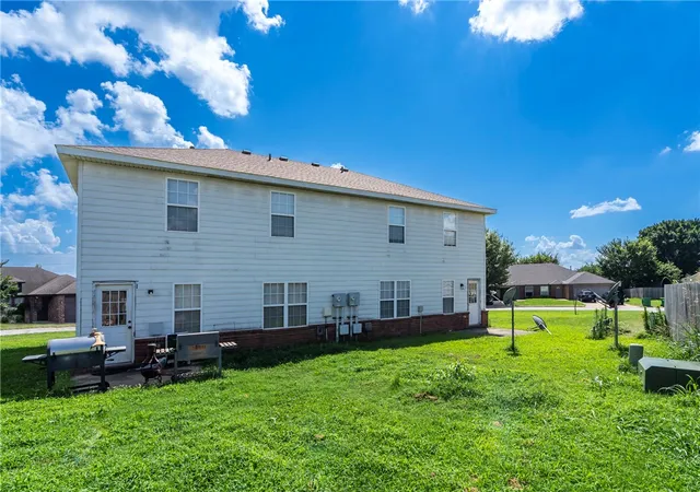 Photo 4 of House for sale at 917-919 Kensington Dr, Centerton, AR 72719 | MLS# 1354388 | Listing updated on 2026-07-08