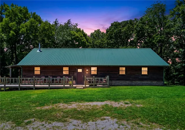 image of 10890 Gates Ln, Pea Ridge, AR 72751 | MLS# 1354556
