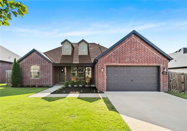 Photo 1 of Single family home for sale at 5736 W Cane Hl Dr, Fayetteville, AR 72704 | MLS# 1354537 | Listing updated on 2026-07-10