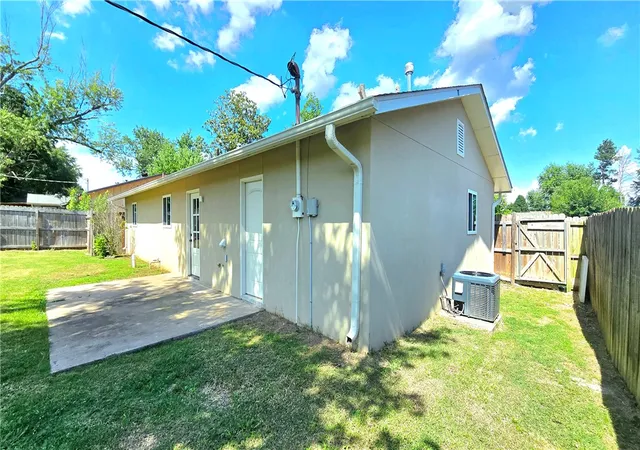 18th image of 1828 S Beth Dr, Rogers, AR 72758 | MLS# 1354619