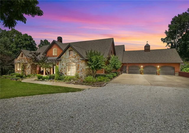Homes for sale in Pineville, MO | 315 Buck Skin Rdg, Pineville, MO 64856 | MLS# 1354497