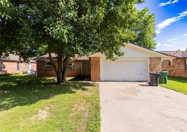 Photo 1 of Single family home for sale at 1309 Forest Dr, Rogers, AR 72756 | MLS# 1354635 | Listing updated on 2026-09-01
