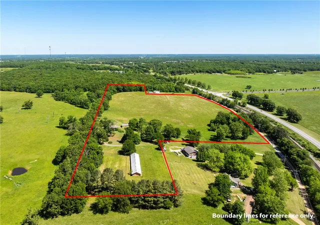 3rd image of 19110 Rocky Trail Rd, Gentry, AR 72734 | MLS# 1354557