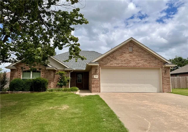 2nd image of 392 N Cold Harbor Ave, Fayetteville, AR 72704 | MLS# 1354460