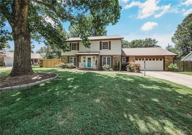 2nd image of 808 Holiman St, Springdale, AR 72762 | MLS# 1354512