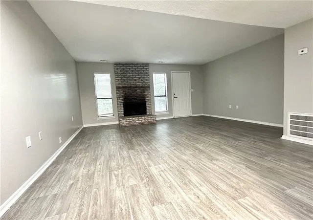 5th image of 2101 N East Oaks Dr, Fayetteville, AR 72703 | MLS# 1354514
